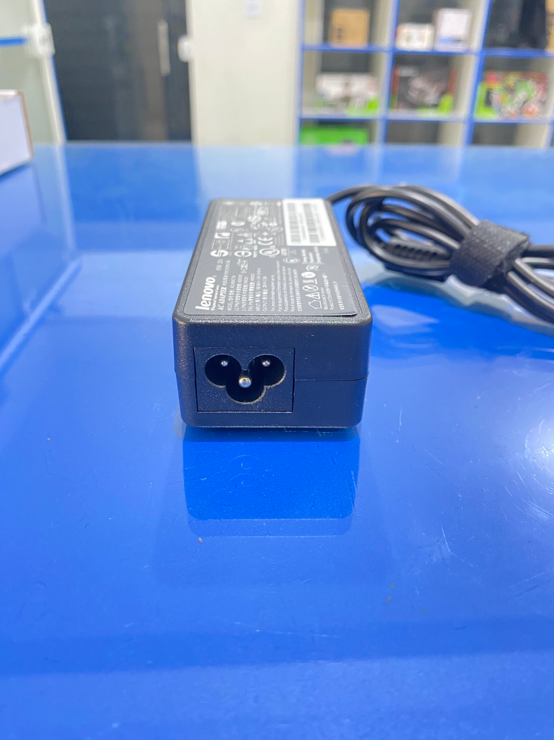 Fonte Lenovo USB Quad 65W